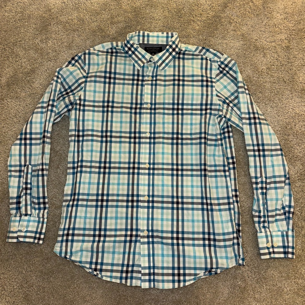 Banana Republic Soft Wash Standard Fit Medium Button Down Shirt